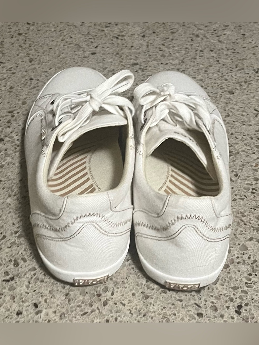 Taos Star Classic Women's Cream-White Lace-Up Sneakers size 11 EUC - Picture 3 of 10
